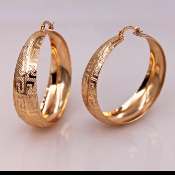 * New Luxury 18k Gold Hoop Round Earrings - Picture 2 of 7